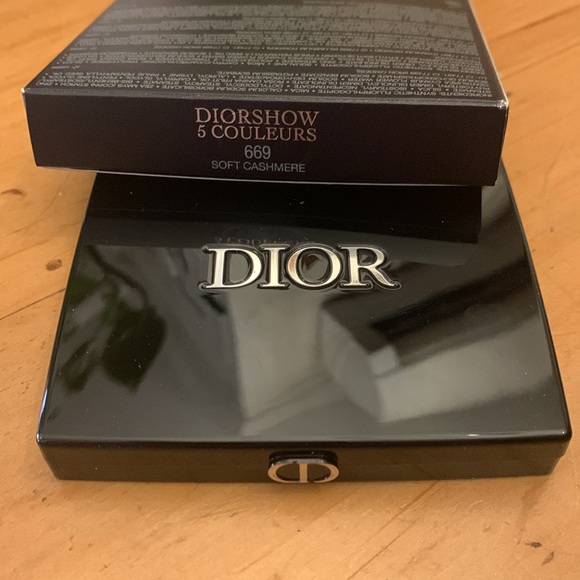 NWT- Dior- Diorshow 5 Color Palette- Soft Cashmere- Untouched - Picture 8 of 12